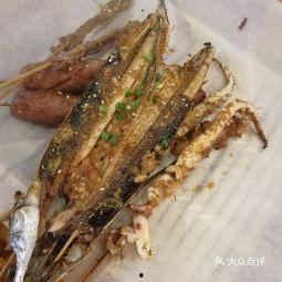 抖音小鱼吃烧烤瓜视频,小鱼吃烧烤瓜，趣味横生的美食挑战