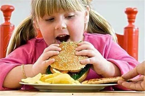 朝阳吃瓜小朋友是谁啊视频,网络爆红背后的故事