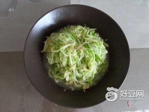 角瓜丝能炒着吃吗视频,家常美味新尝试