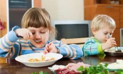 校园吃瓜事件婴儿视频,婴儿视频引发的网络热议